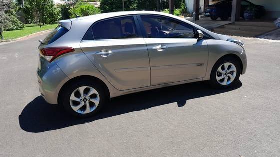 HYUNDAI HB20 1.6 PREMIUM 16V FLEX 4P AUTOMÁTICO